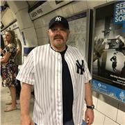 Native English speaker with experience of teaching English as a foreign language.